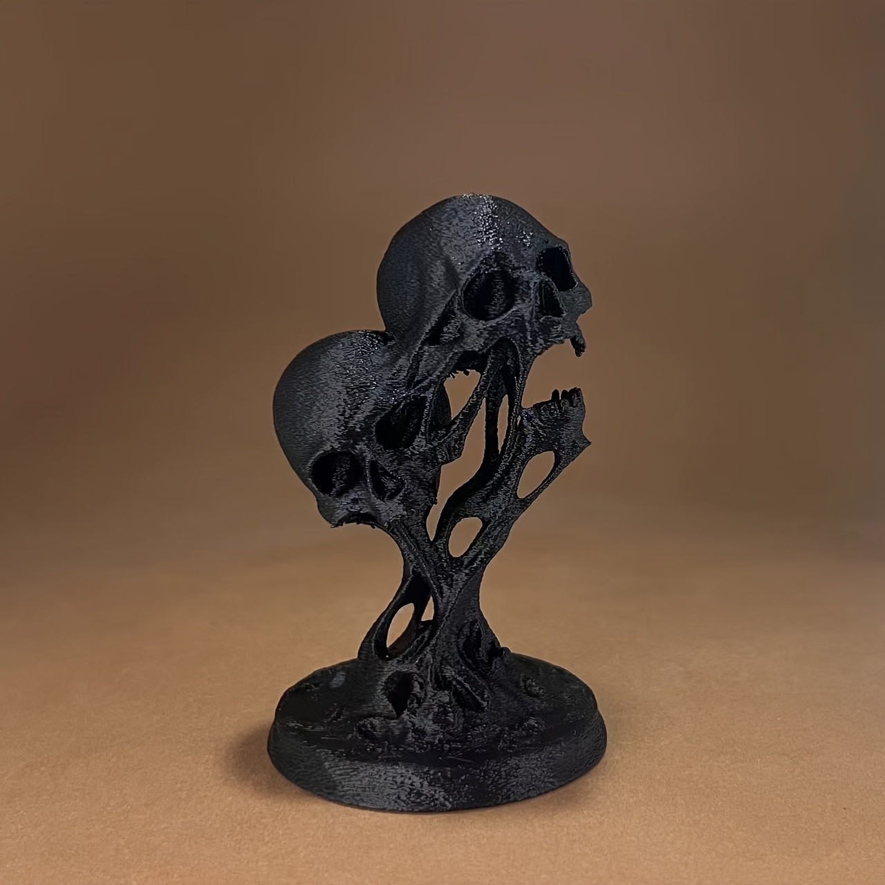 3D Printing Enthusiast - Gotycka figurka topiącej się czaszki –